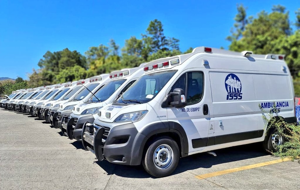 isss-recibe-nueva-flota-de-modernas-ambulancias-con-el-fin-de-brindar-un-servicio-de-calidad